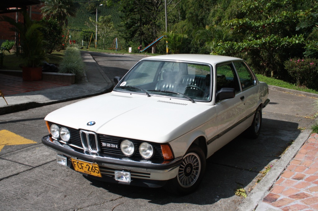 1980__BMW_323i-05.JPG