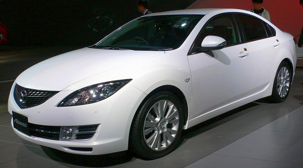 2007_Mazda_Atenza-Sedan_01.jpg