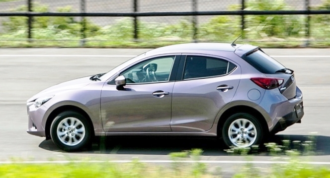 2015-Mazda2.jpg