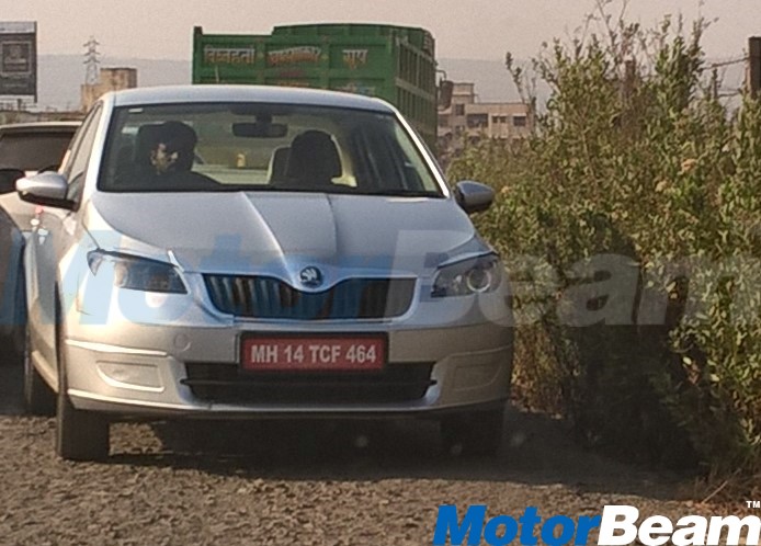 2016-Skoda-Rapid-facelift-front-India-spied.jpg