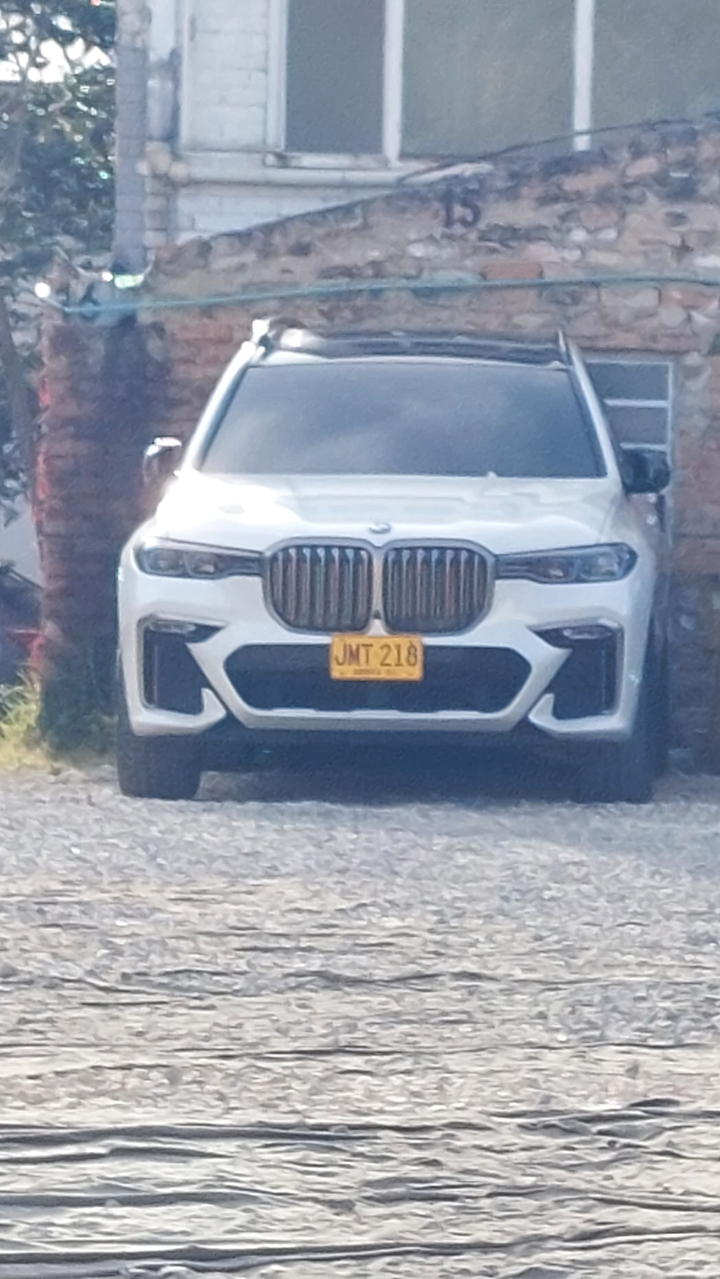 bmwx7.jpeg