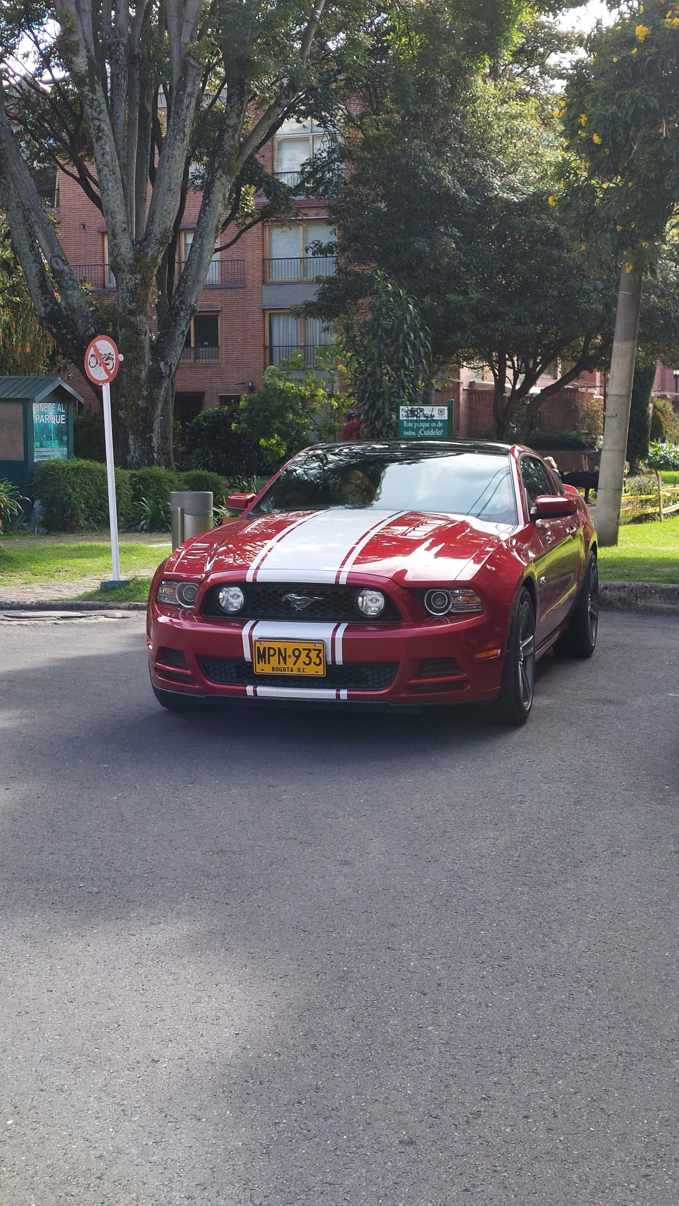 fordmustang2013rojo.jpeg