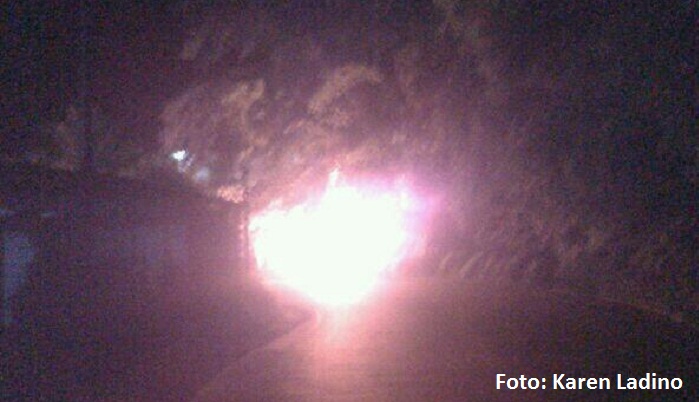 Incendio_via_antigua_Villavicencio_a_Bogota_-_2_mayo_2013_Foto_Karen_Ladino.jpg