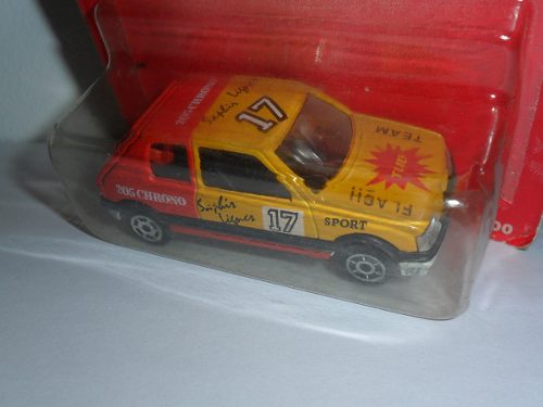 majorette-peugeot-205-gti-impecable-todo-metalico-megatron79-7306-MLA5196848996_102013-O.jpg