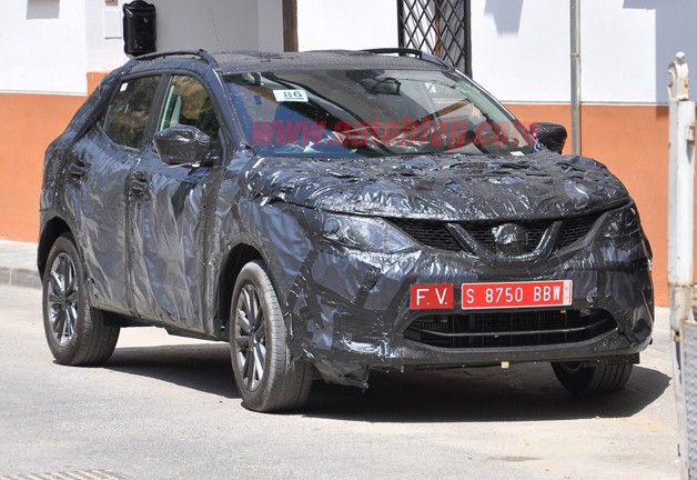 nissan-qashqai-spy-shots-628.jpg