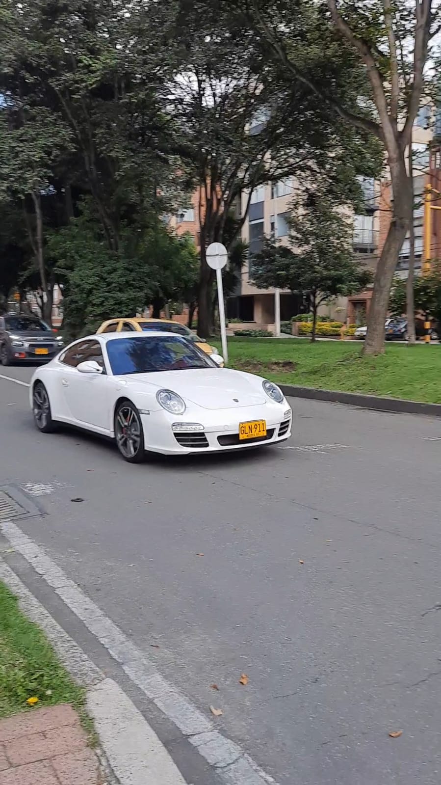 porsche911.jpeg