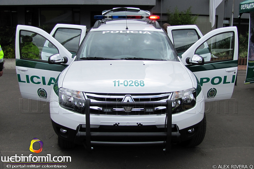 renault duster policia nacional.jpg