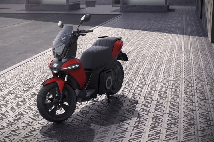 seat-e-scooter-concept-left-front-quarter-17fb.jpg