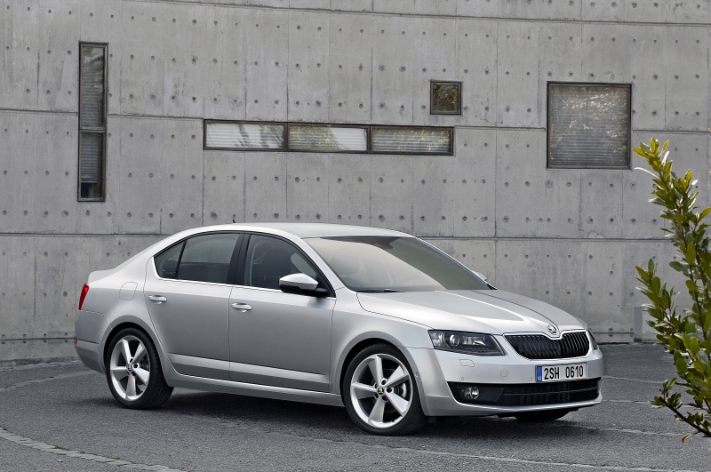 Skoda_Octavia_III_2013_nova_oficialni_prvni_02_800_600.jpg