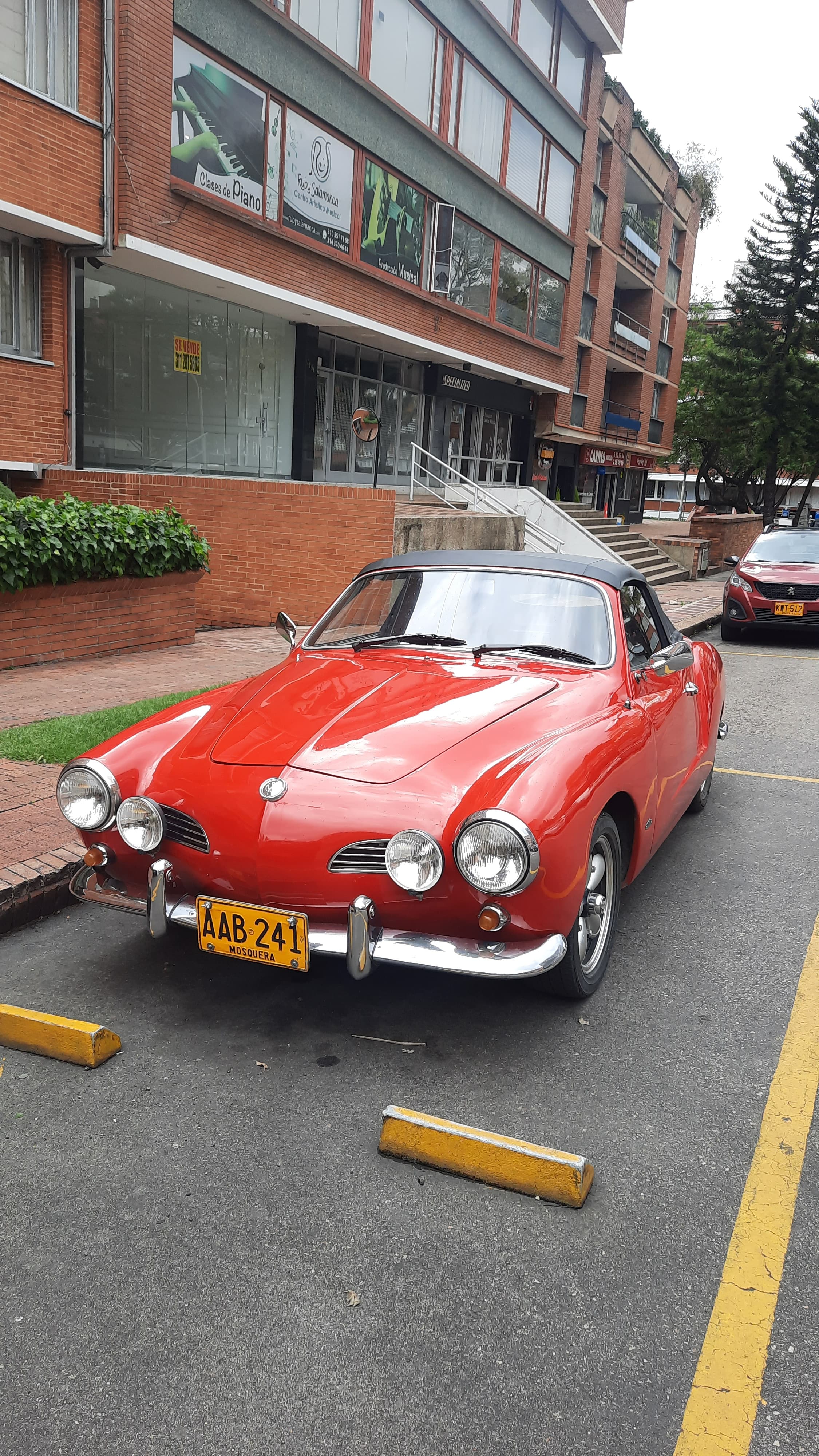 Volkswagen Karmann ghia2.jpeg